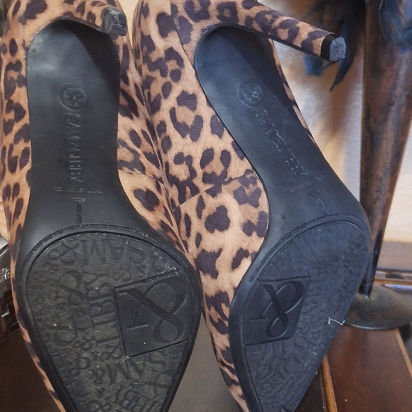 Sam & Libby Leopard Print Women's Shoes - Picture 5 of 5